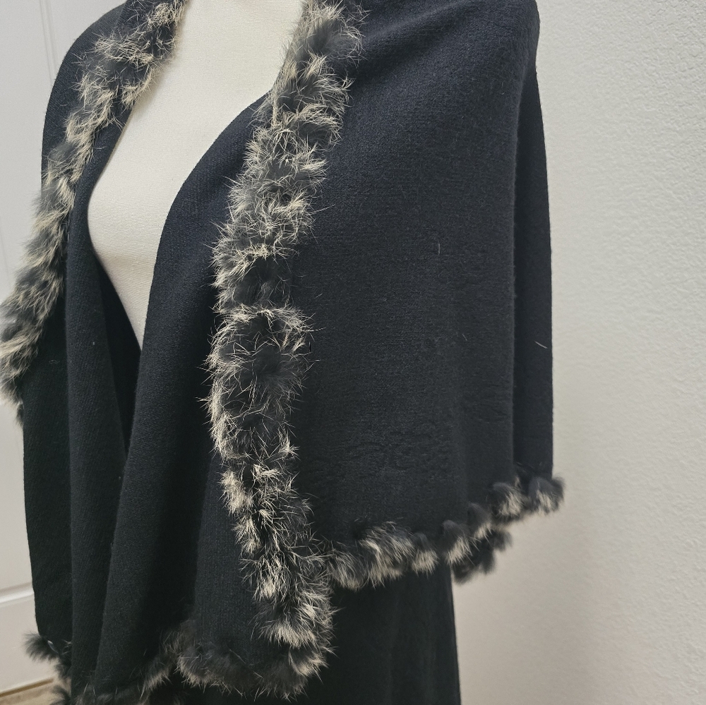 Identity club cape with fur small